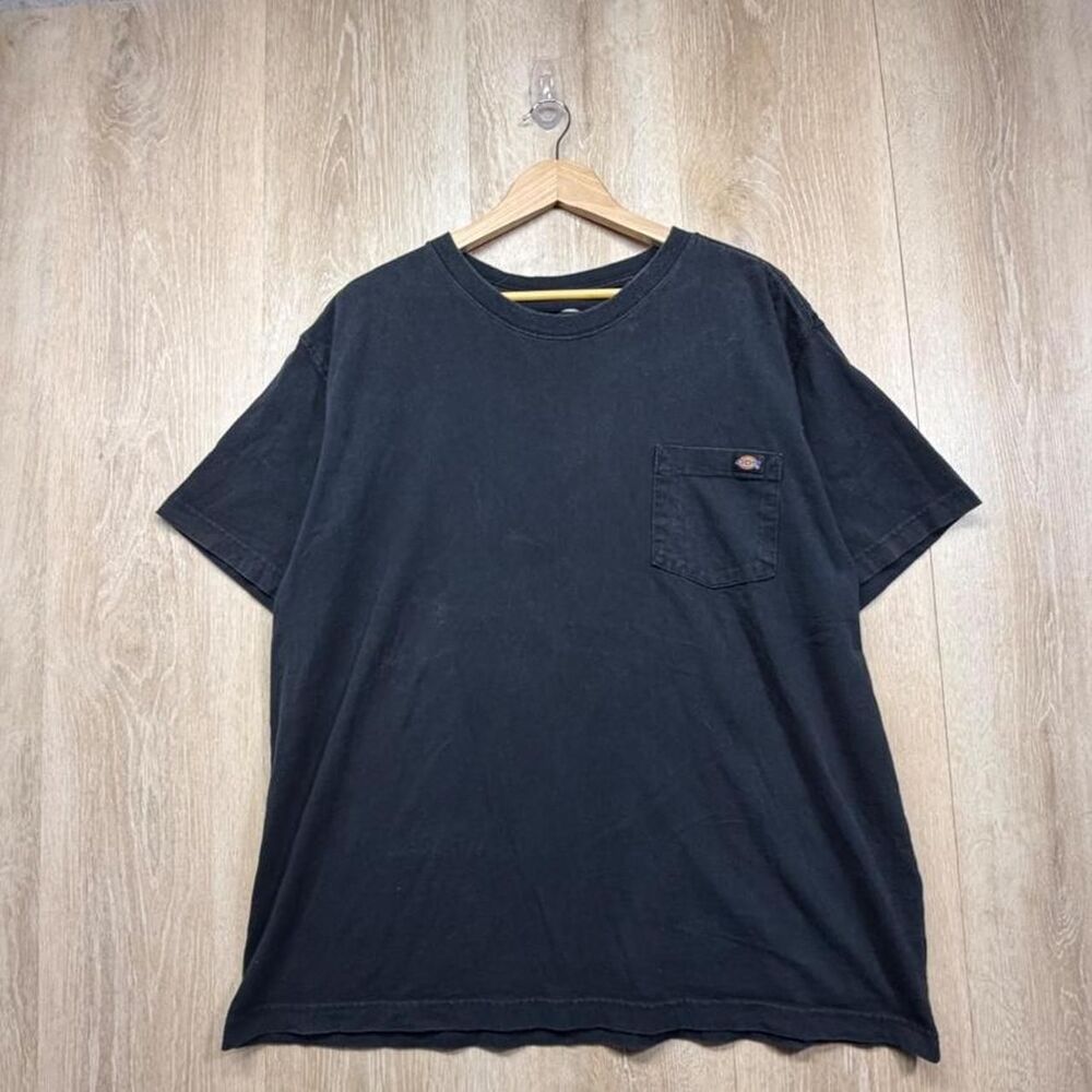 Dickies Men's Black and Navy T-shirt